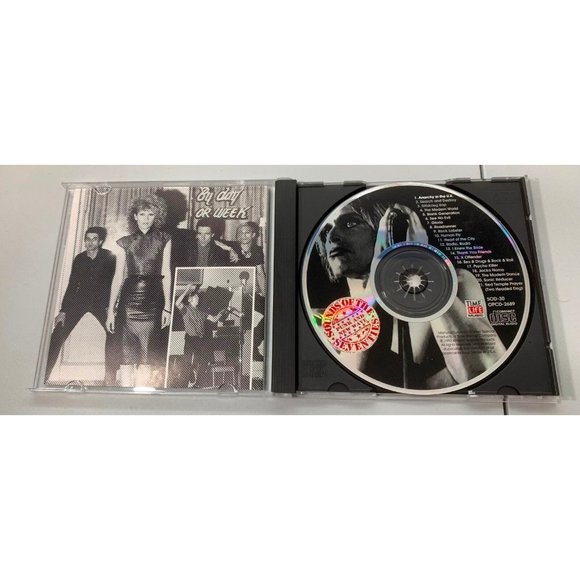 Sounds of the Seventies CD Punk New Wave Artists Ramones Sex Pistols Devo Cramps - Picture 7 of 7